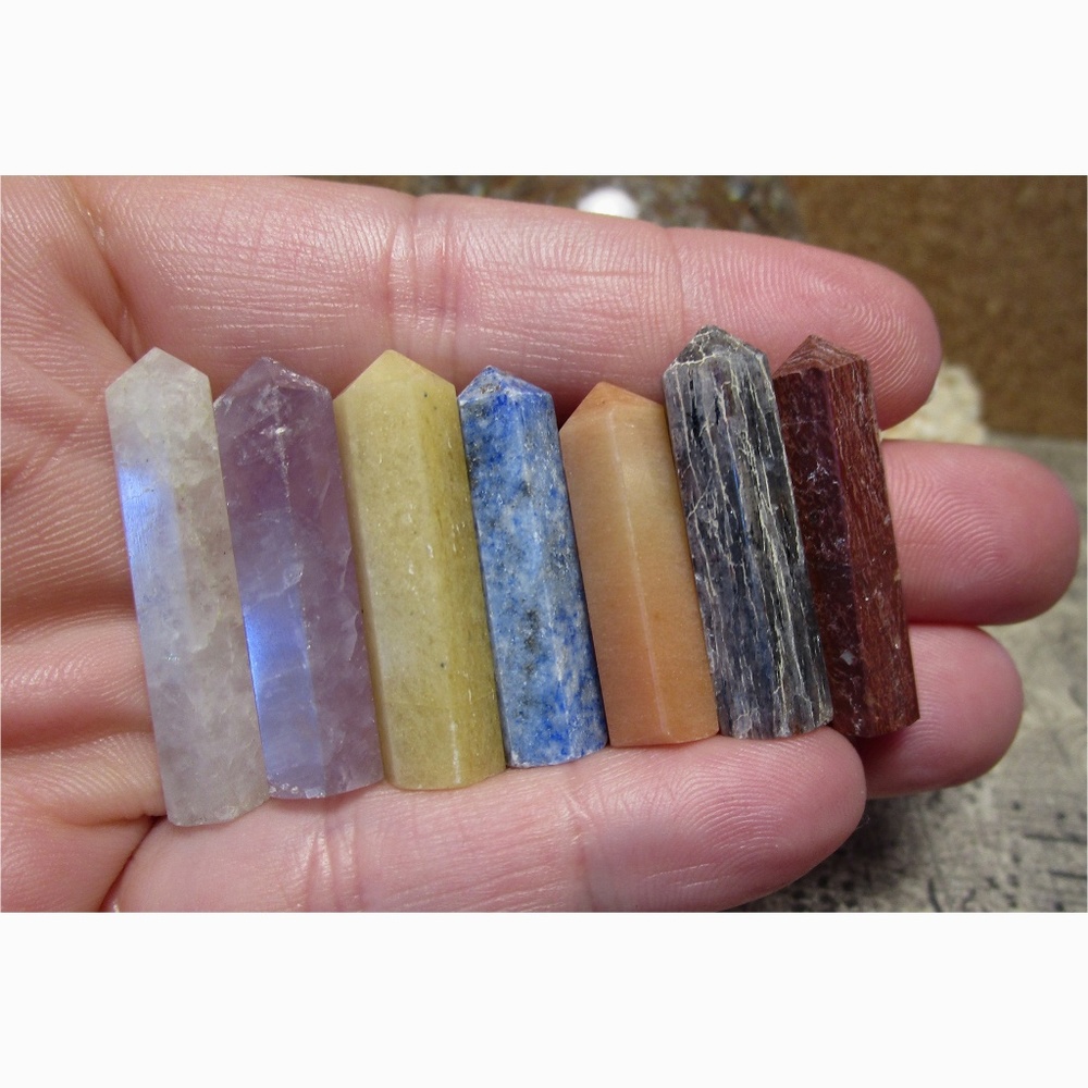 7 Piece Chakra Gemstone Mini Point Set with Bag - Picture 2 of 4